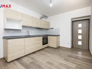 Pronájem bytu 2+1, Strakonice - Strakonice II, Komenského, 60 m2