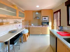 Prodej vícegeneračního domu, Torrevieja, Španělsko, 91 m2