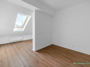 Pronájem bytu 1+1, Praha - Žižkov, Na mokřině, 30 m2