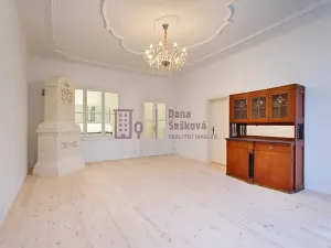 Pronájem bytu 2+1, Jindřichův Hradec, nám. Míru, 71 m2