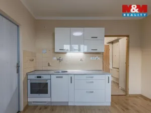 Prodej bytu 1+1, Klatovy - Klatovy III, Pod Hůrkou, 37 m2