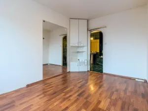 Prodej bytu 3+1, Praha - Prosek, Lovosická, 67 m2