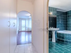 Prodej bytu 3+1, Praha - Prosek, Lovosická, 67 m2