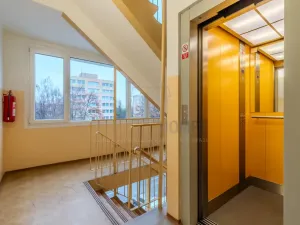 Prodej bytu 3+1, Praha - Prosek, Lovosická, 67 m2