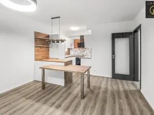 Pronájem bytu 2+kk, Praha - Košíře, Starokošířská, 56 m2