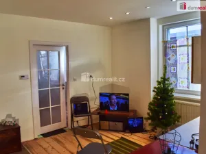 Prodej bytu 2+1, Karlovy Vary - Rybáře, Nad Dvorem, 42 m2