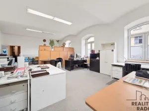Pronájem kanceláře, Pardubice, třída Míru, 140 m2