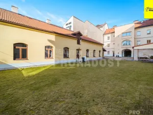 Pronájem kanceláře, Pardubice, třída Míru, 140 m2