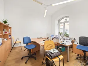 Pronájem kanceláře, Pardubice, třída Míru, 140 m2