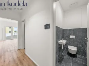 Pronájem bytu 2+kk, Brno, Komárovská, 54 m2