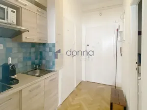 Pronájem bytu 1+kk, Praha, Slezská, 36 m2