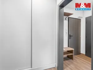 Pronájem bytu 2+kk, Liberec - Liberec VI-Rochlice, Dobiášova, 42 m2