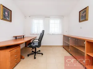 Pronájem rodinného domu, Praha - Suchdol, Havraní, 350 m2