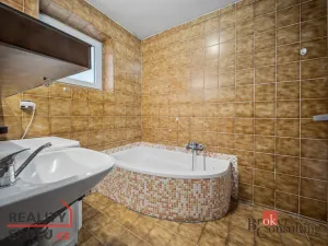 Prodej rodinného domu, Holice, Bratří Čapků, 262 m2