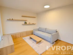Pronájem bytu 2+kk, Praha - Smíchov, Podbělohorská, 57 m2