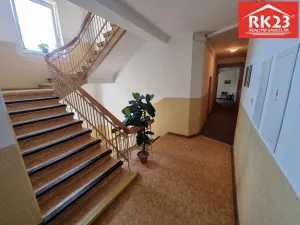 Pronájem kanceláře, Mariánské Lázně, Nádražní náměstí, 22 m2