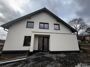 Pronájem bytu 2+kk, Jesenice, Hlavní, 42 m2