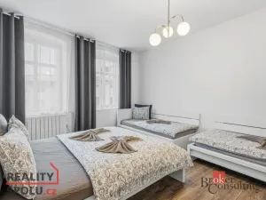 Prodej ubytování, Broumov, Malé náměstí, 298 m2