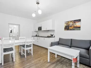 Prodej ubytování, Broumov, Malé náměstí, 298 m2