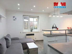 Pronájem bytu 2+1, Karlovy Vary - Dvory, 1. máje, 28 m2