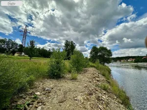 Prodej louky, Týn nad Vltavou, Hněvkovice na pravém břehu Vlt., 1648 m2