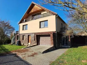 Prodej rodinného domu, Lomnička, 300 m2