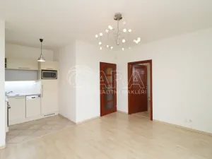 Pronájem bytu 2+kk, Praha - Suchdol, Holubí, 44 m2