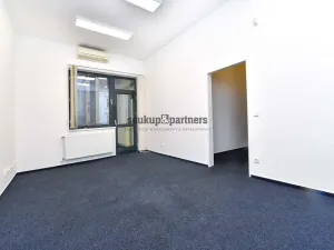 Pronájem kanceláře, Praha - Karlín, Pobřežní, 125 m2