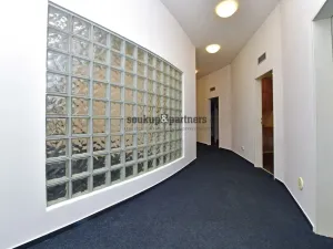 Pronájem kanceláře, Praha - Karlín, Pobřežní, 125 m2