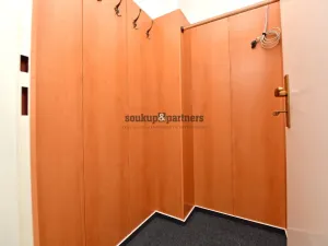 Pronájem kanceláře, Praha - Karlín, Pobřežní, 125 m2