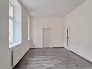 Pronájem bytu 2+kk, Praha - Holešovice, Na Maninách, 46 m2