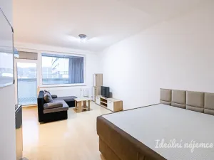 Pronájem bytu 1+kk, Praha - Vysočany, Poděbradská, 36 m2