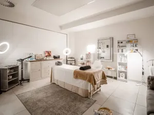 Pronájem obchodního prostoru, Praha - Karlín, Křižíkova, 20 m2