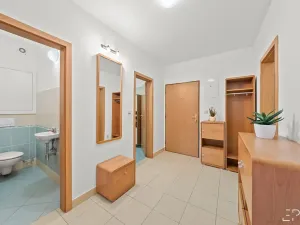 Pronájem bytu 2+kk, Praha - Bohnice, Ústavní, 59 m2