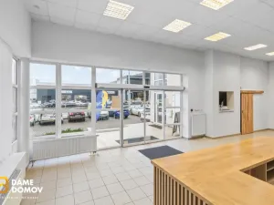 Pronájem obchodního prostoru, Zlín - Louky, třída Tomáše Bati, 142 m2