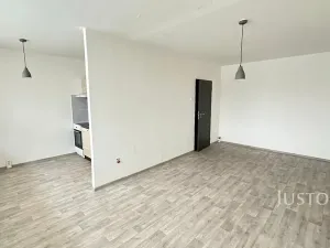 Pronájem bytu 1+kk, Teplice, Čs. dobrovolců, 33 m2