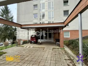 Pronájem bytu 1+kk, Zlín, Družstevní, 31 m2