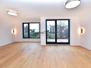 Pronájem rodinného domu, Praha - Háje, V Hájích, 220 m2