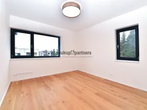 Pronájem rodinného domu, Praha - Háje, V Hájích, 220 m2