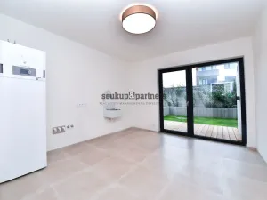 Pronájem rodinného domu, Praha - Háje, V Hájích, 220 m2