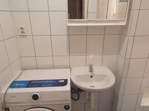 Pronájem bytu 1+kk, Praha - Karlín, Nekvasilova, 29 m2