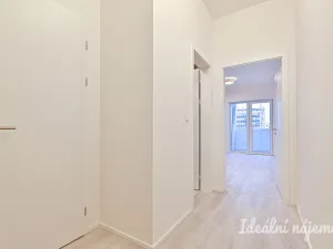 Pronájem bytu 1+kk, Brno, Komárovská, 29 m2