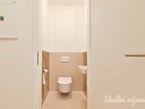 Pronájem bytu 1+kk, Brno, Komárovská, 29 m2