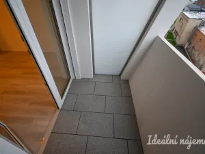 Pronájem bytu 1+kk, Brno, Komárovská, 29 m2