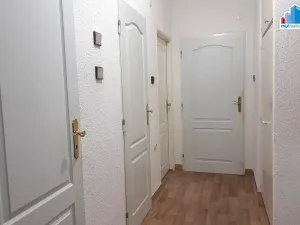 Prodej bytu 3+1, Planá, 63 m2