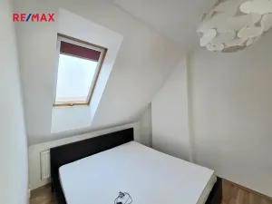 Prodej bytu 2+kk, Jesenice, Příčná I., 45 m2