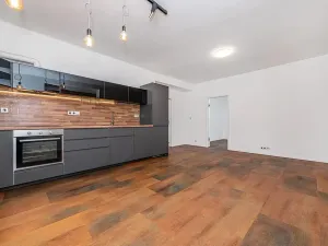 Pronájem bytu 3+kk, Husinec, Hlavní, 73 m2