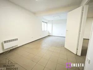 Pronájem skladu, Tursko, 619 m2