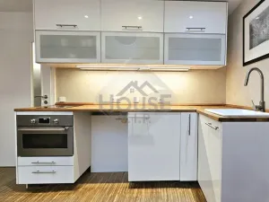 Prodej bytu 1+kk, Praha - Bohnice, V Zámcích, 35 m2