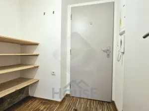 Prodej bytu 1+kk, Praha - Bohnice, V Zámcích, 36 m2